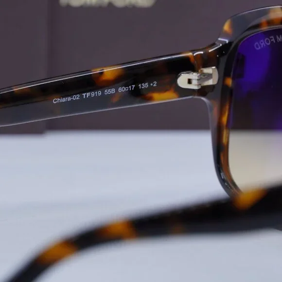 Tom Ford Chiara-02 FT0919 55B Butterfly Sunglasses - Havana  display picture 1